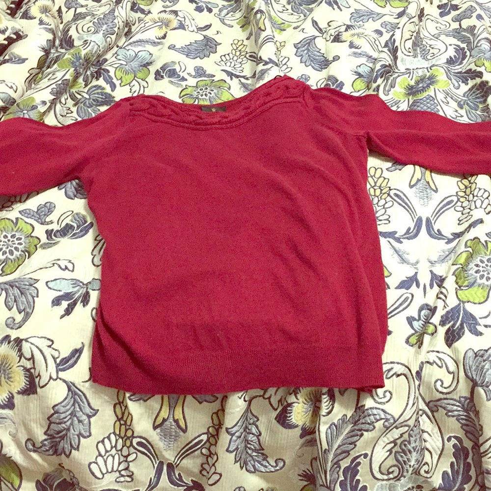 ⭐️TRENDING⭐️ SLEEK LONG SLEEVED TEEN’S SWEATER